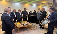 تجدید پیمان مسئولان گیلانی با خانواده‌ آزاده سرافراز مرحوم «آیت گنجی» در رشت
